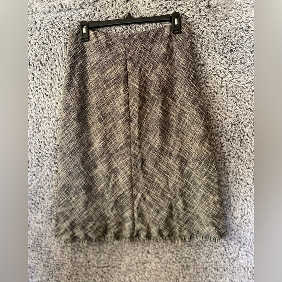 Women’s Skirt Mid length Gray Size 12 in Excellent Used Condition - Picture 6 of 6
